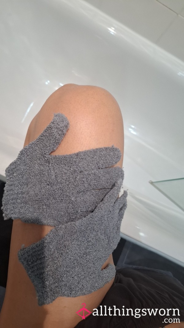 Well Used Exfoliating Gloves
