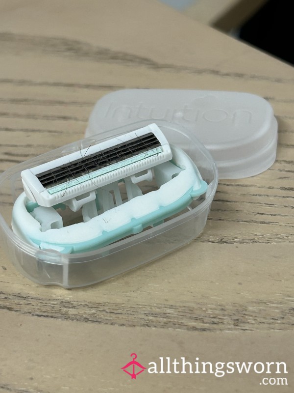 Well Used Razor Head🪒