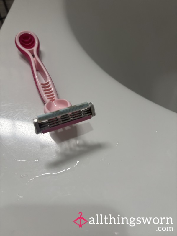 Well Used Razor Head 🪒