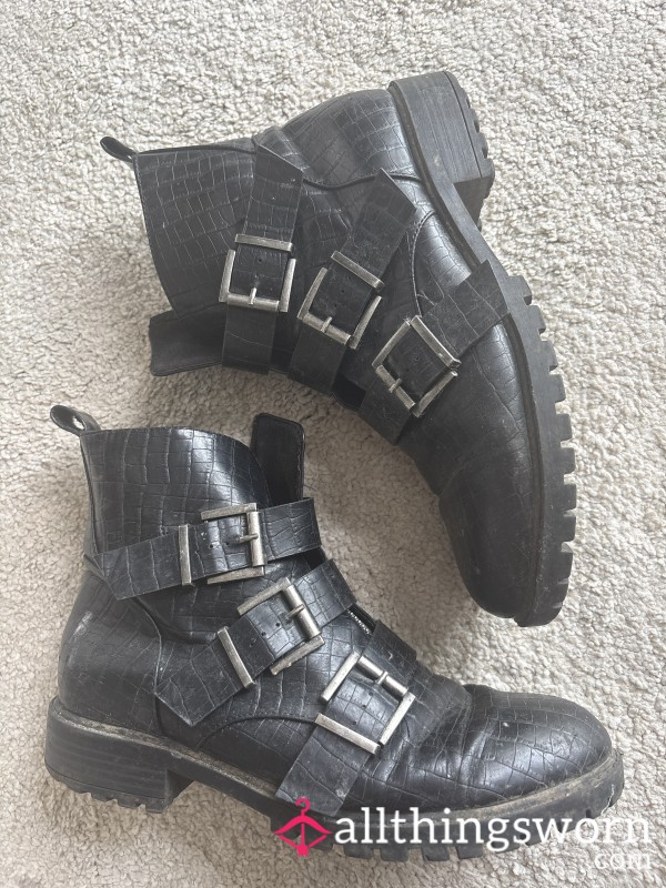 Well Used & Work In Biker Style Black Buckle Faux Leather Boots Size 6 Uk Women’s