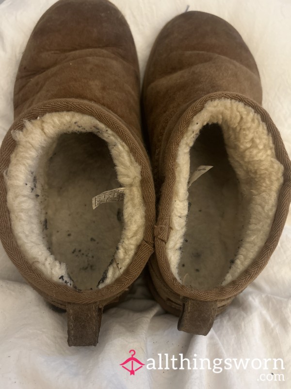 Well Used / Worn Genuine Size 5 Ugg Boots