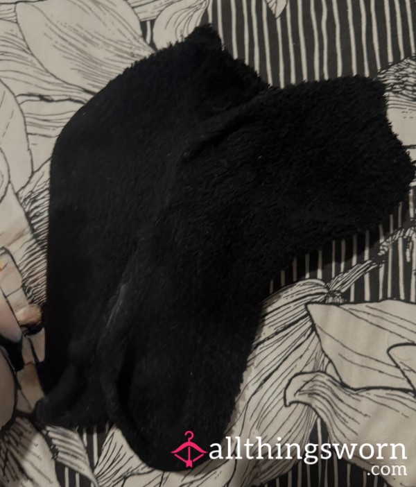 Well Work Fluffy Black Socks