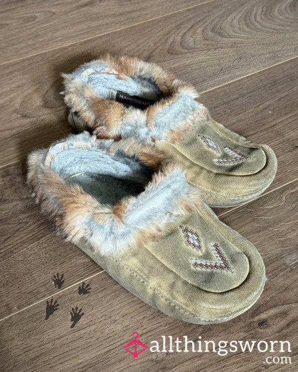 Well-Worn 2018 Manitobah Mukluk Suede Fur-Trim Beaded Slipper Moccasins