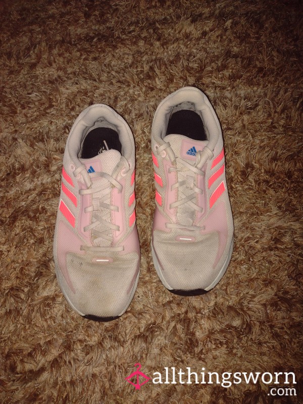 Well Worn Adidas Trainers/sneakers