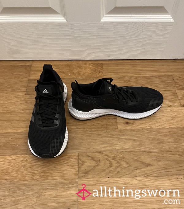 Well Worn Adidas UK Size 5 Trainers! 👟