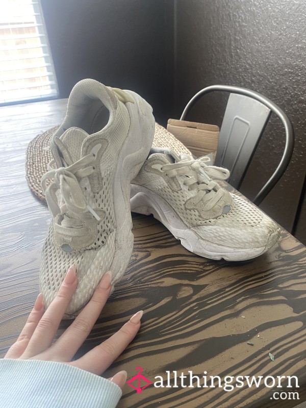 Well Worn And Definitely Loved (;
