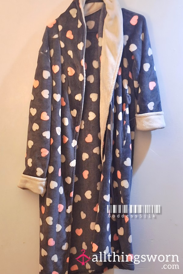 🩶💜Well-worn And Natural Scented  Cozy And Warm Robe 🤍💜
