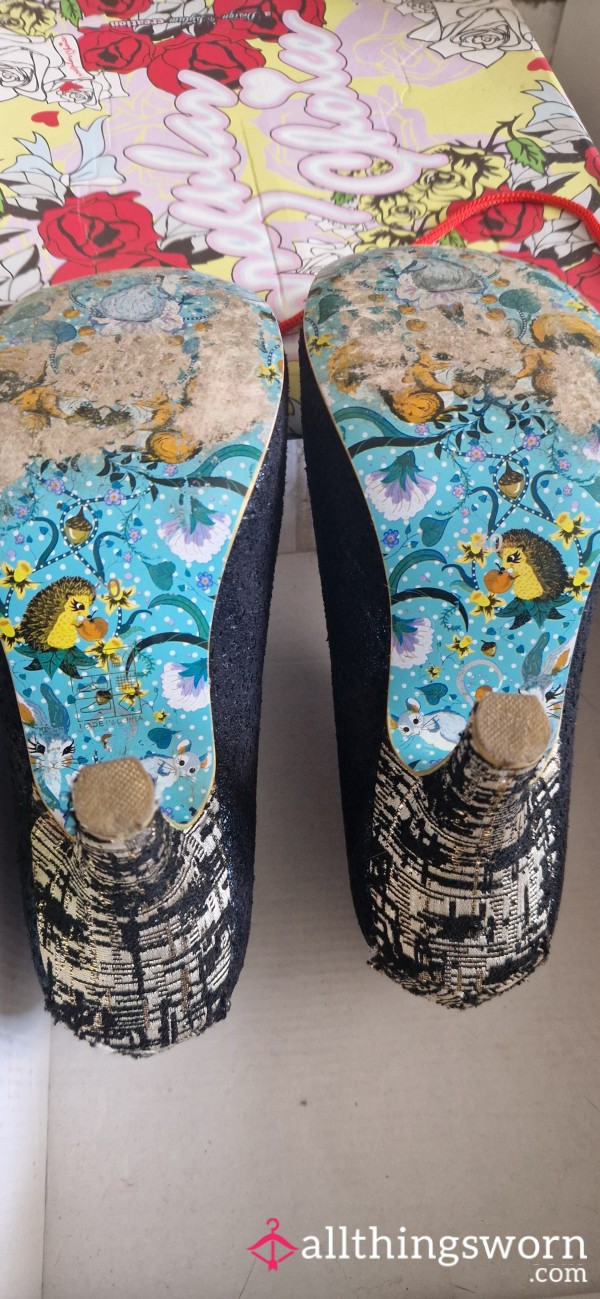 Well Worn And Smelly Irregular Choice