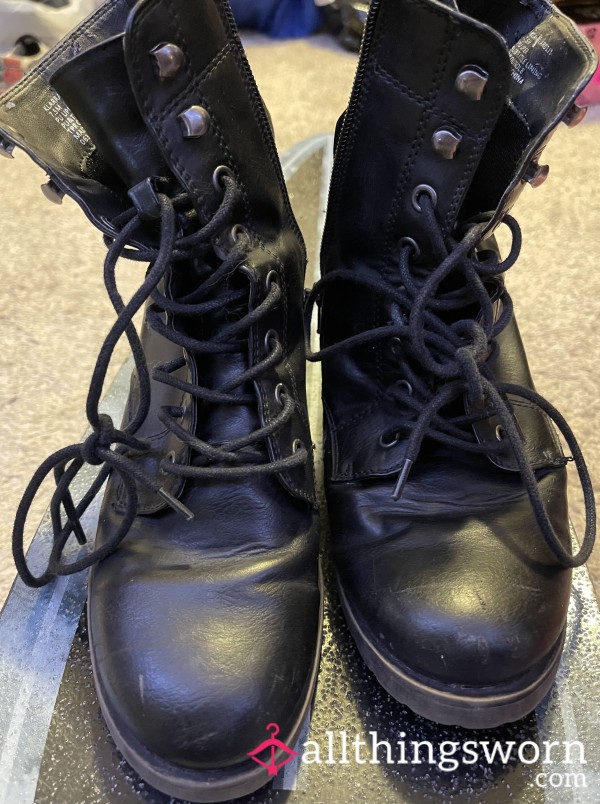 Well Worn Ankle High Black Boots (Size 8 US)