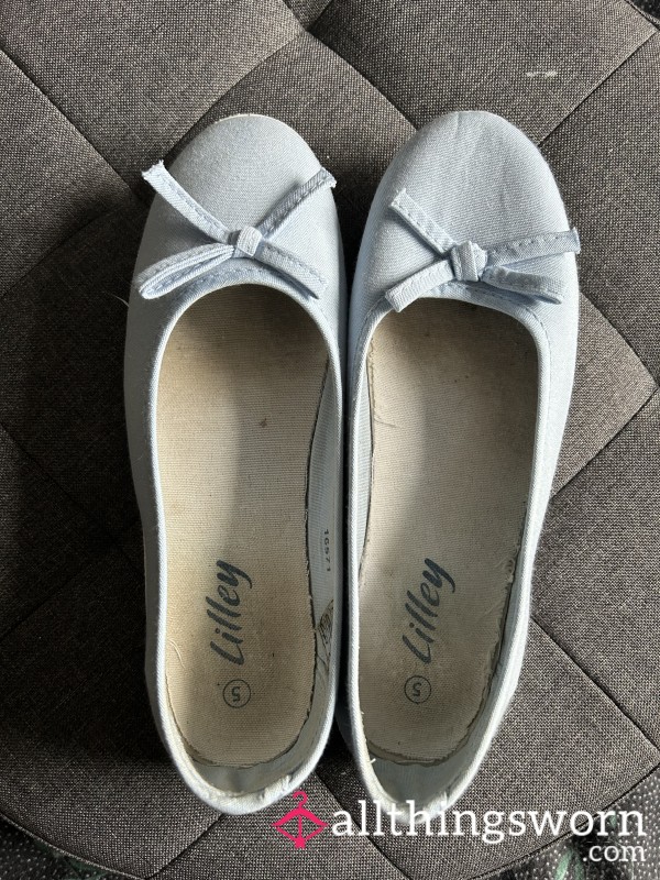 Well Worn Barefoot Goddess Flats!