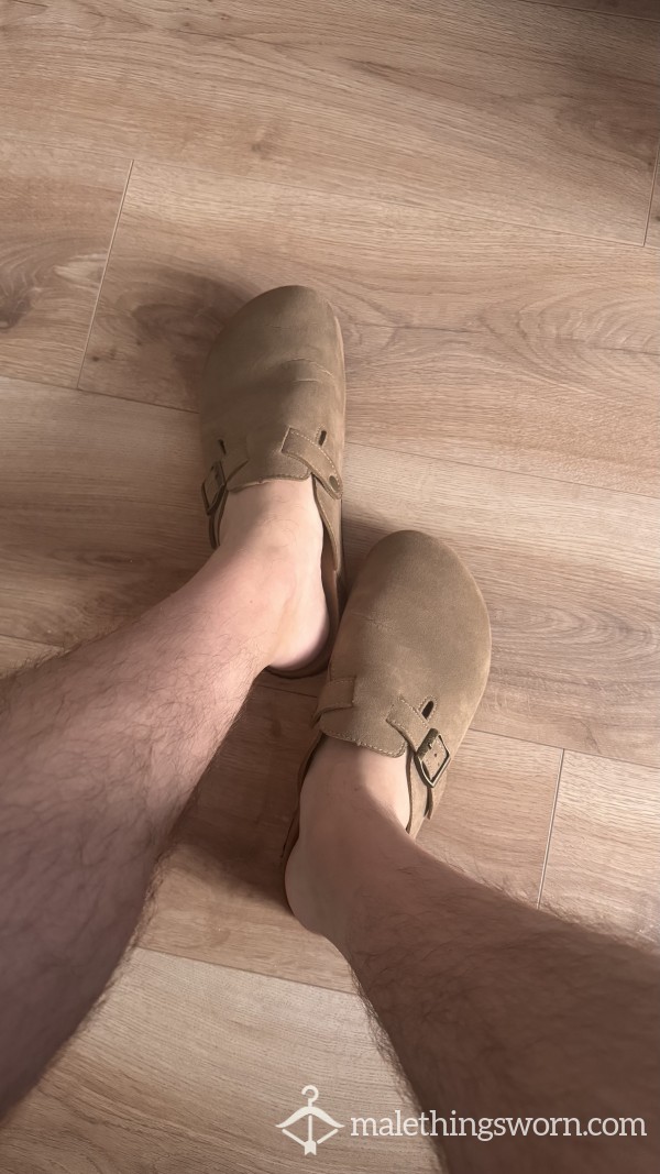 Well-Worn Barefoot Mule Slippers – Deep Scent, Daily Use