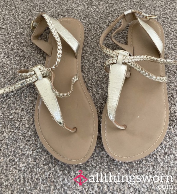 Well Worn Beige Sandals Size 4