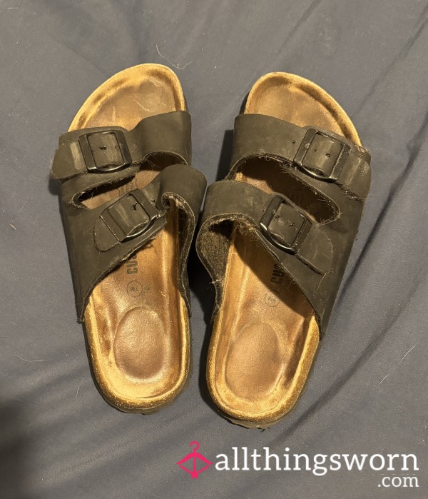 WELL WORN Birkenstock Knock Offs ✨ (size 7)