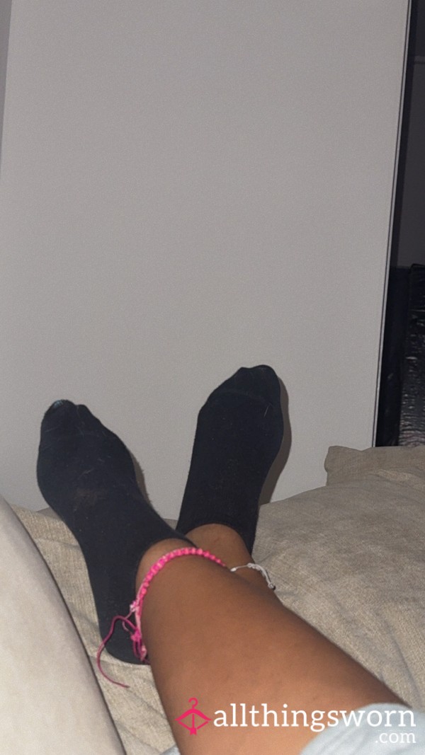🖤 Well-Worn Black Ankle Socks 🖤