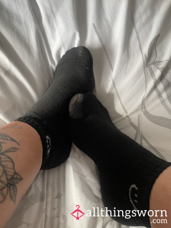 Well-Worn Black Ankle Socks – Scented & Dirty👣
