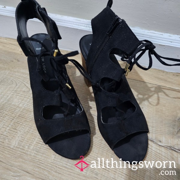 Well Worn Black Block Heels 🖤