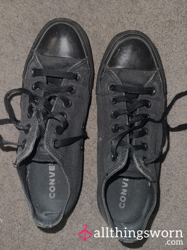 𝕎𝕖𝕝𝕝 𝕎𝕠𝕣𝕟 𝔹𝕝𝕒𝕔𝕜 ℂ𝕠𝕟𝕧𝕖𝕣𝕤𝕖