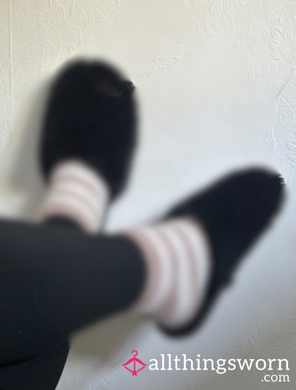 Well Worn Black Fluffy Slippers 🦶🦶