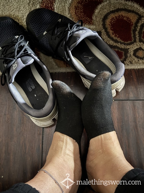 Well Worn Black No Show Liner Socks