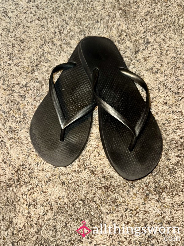Well Worn Black/gray Sandals