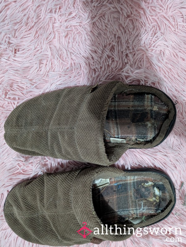 Well Worn Brown Old Stinky Feet Slippers Gross 🤢🤢🤢 Sweaty Heaven 🤢🤮 Unfortunately Express Postage Isn't Included In Price
