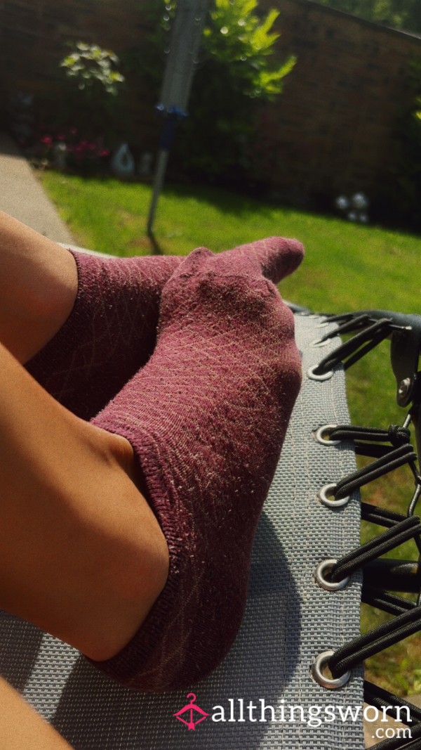 Well Worn Burgundy Ankle Socks