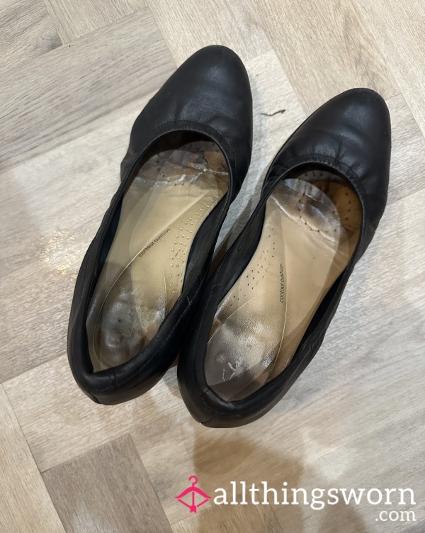 Well-worn Cabin Crew Heels 🥵👠✈️🦶🏼