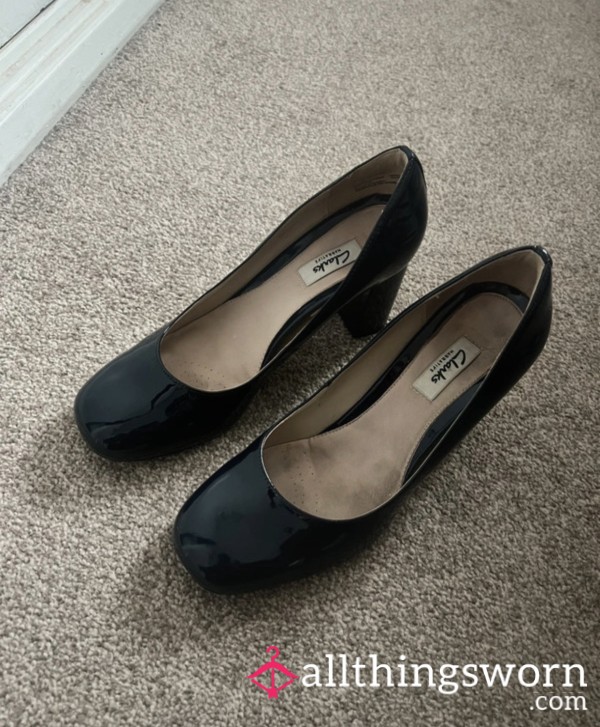 Well Worn Cabin Crew Heels 👠