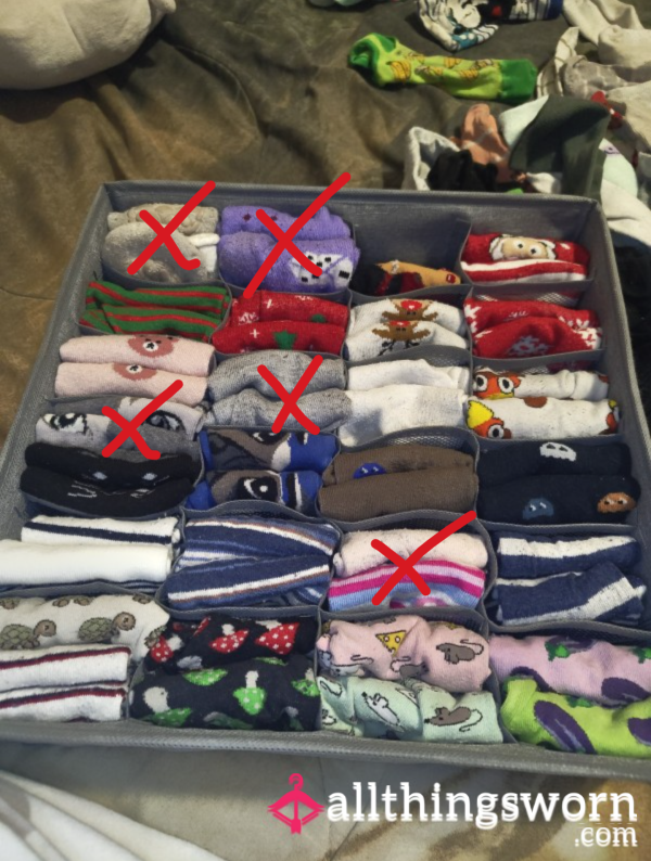 Well-worn Colorful Crew, Mid-crew And Ankle Socks! C*m Choose An Old Pair Off A Virgin Student's Drawer!