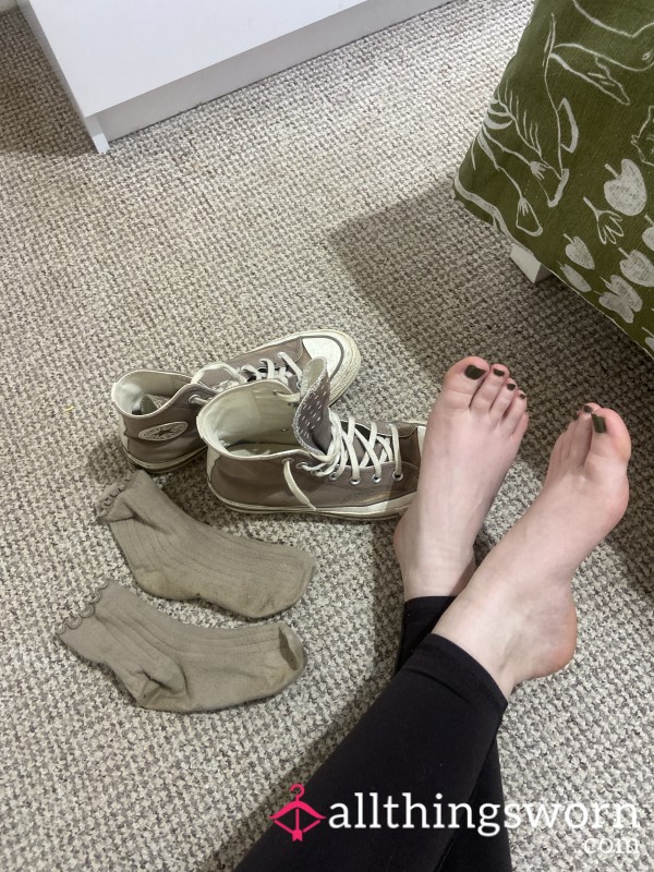 Well Worn Converse And Socks X