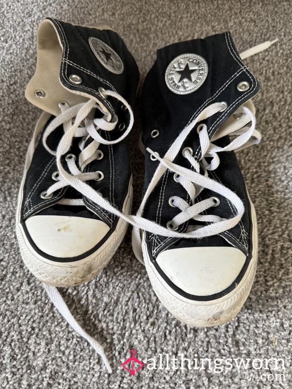 👟 Well Worn Converse High Tops 👟
