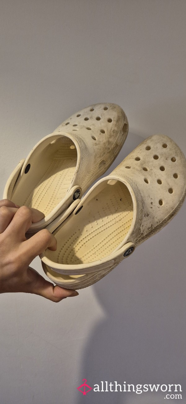 Well-worn Crocs 😋