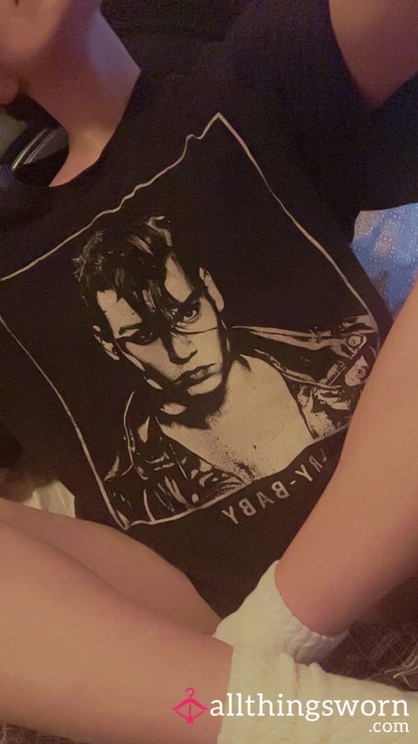 Well Worn, Oversized Cry Baby Sleep Shirt XL