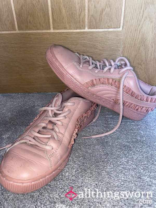 Well Worn Cute Frilly Dance Trainers / Sneakers 🩷