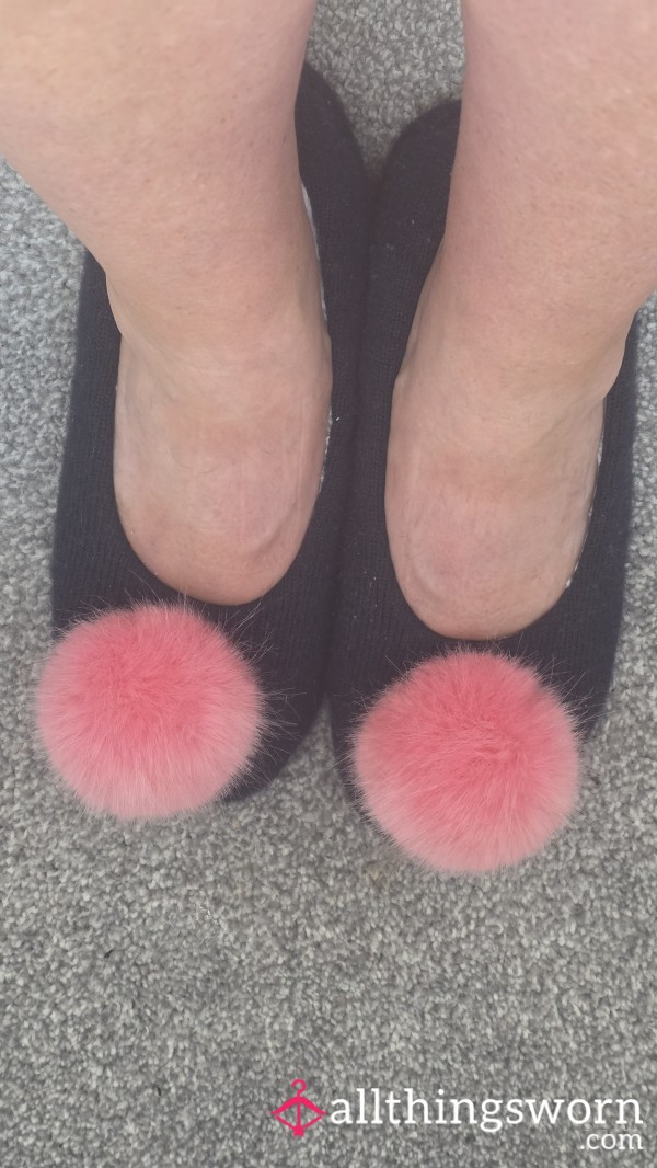 Well Worn Cute Pink Pompom Aromatic Slippers!