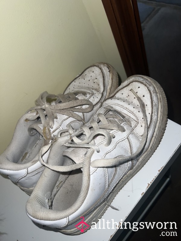 Well Worn Dirty Air Force 👟