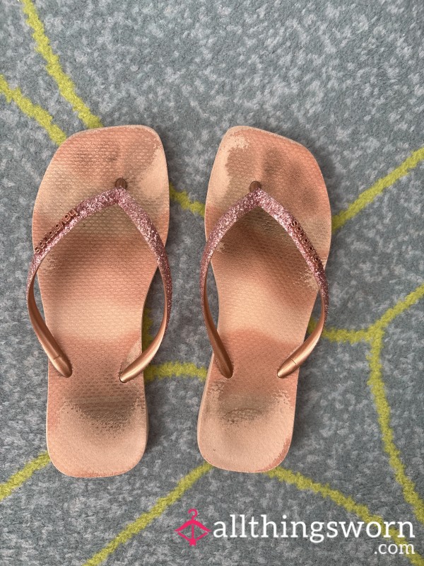 Well Worn Dirty Flip Flops Size 5