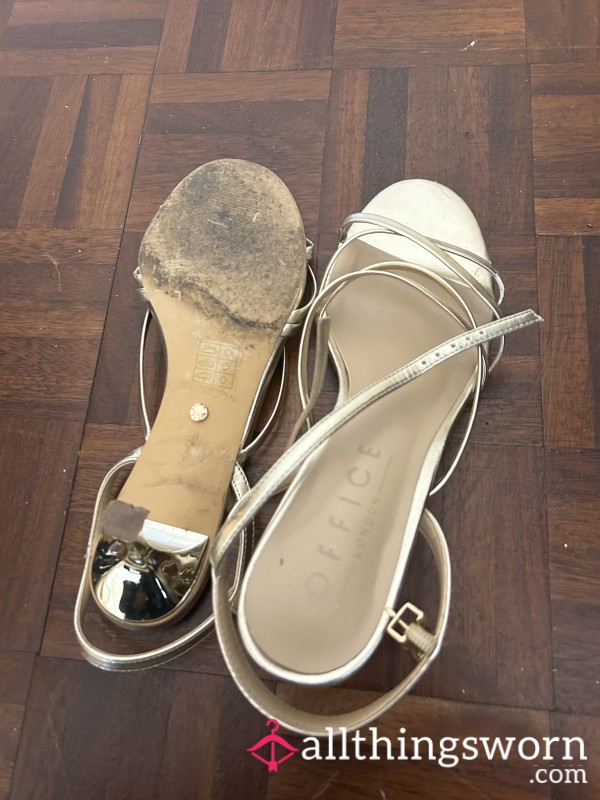 Well-worn Dirty Gold Heels 👠