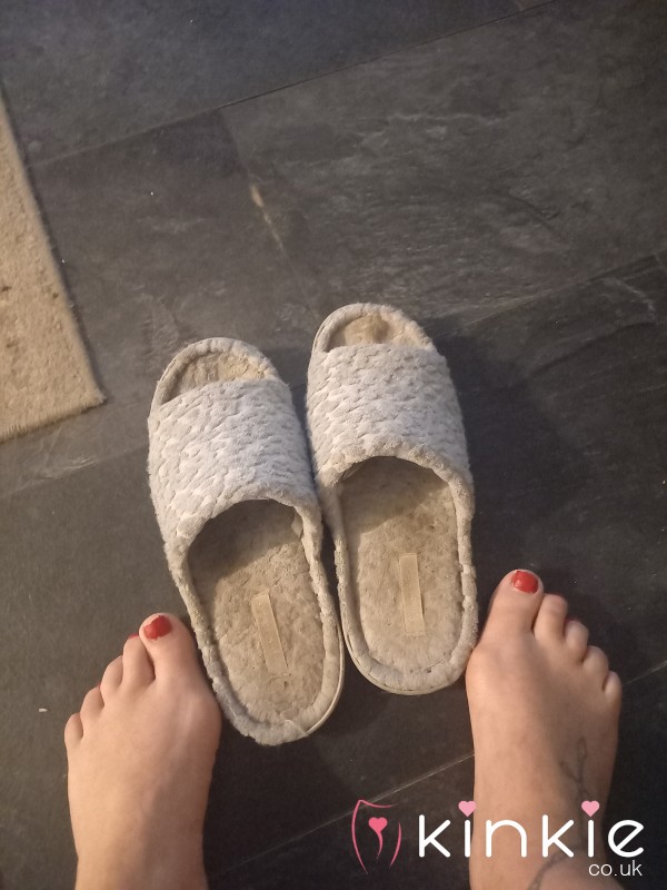 SOLD Well Worn Dirty Slippers Sweaty Feet 💋💋💋💋