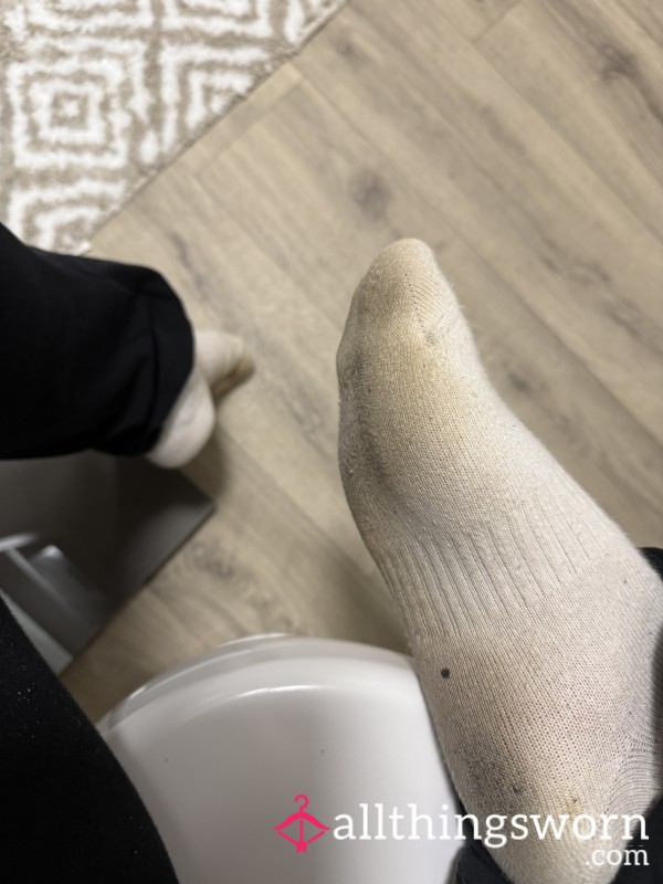 🧦 Well Worn Dirty Socks Straight From My Feet To You  🔥.                      Looking For That Authentic Scent? I’ve Got You Covered. 🔥