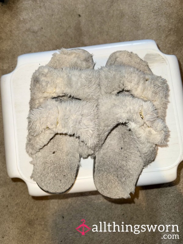Well-worn Dirty White Slipper Sandals