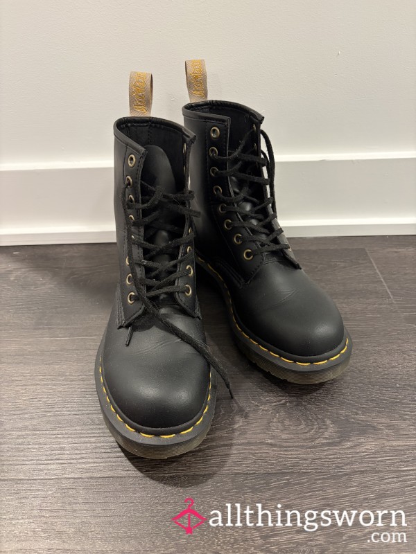 🥾 Doc Martens (>5 Year Old Combat Boots) 🥾