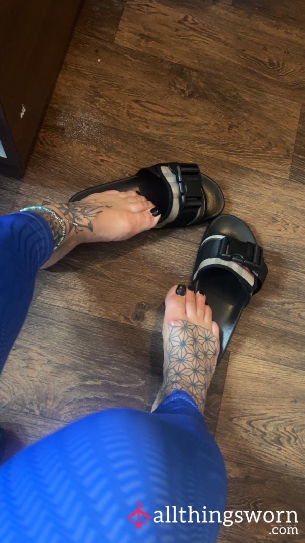 Well Worn Everyday Sliders👃🤤