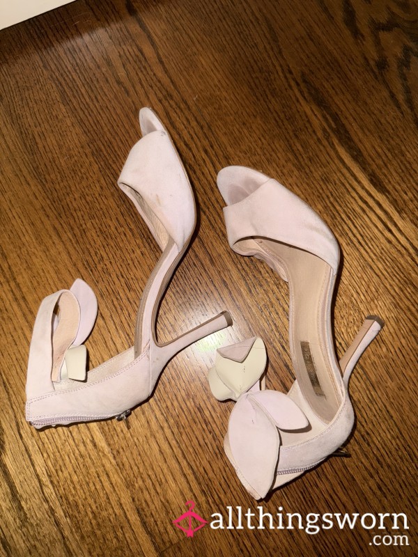 Well Worn Fancy High Heels With Toe Prints👠