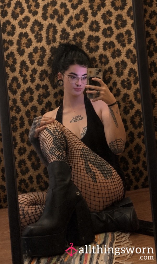 Well Worn Fishnets 🖤