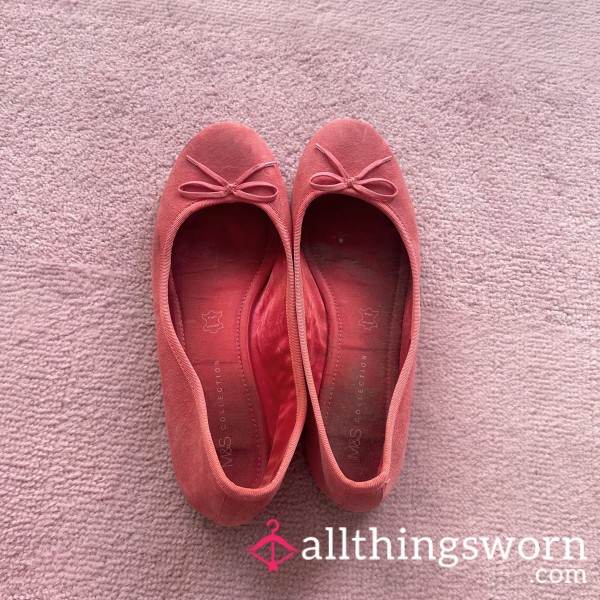 Well Worn Flat Pink Shoes 🩷
