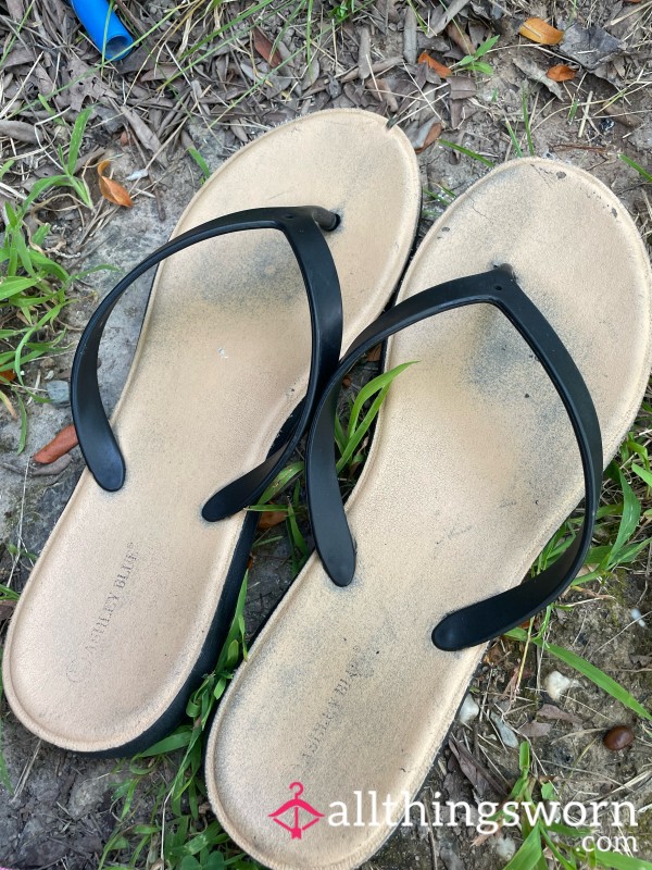 Well Worn Flip Flops 🩴 💙