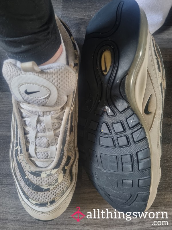 Well Worn, Flor*l Black And White Nike 97s