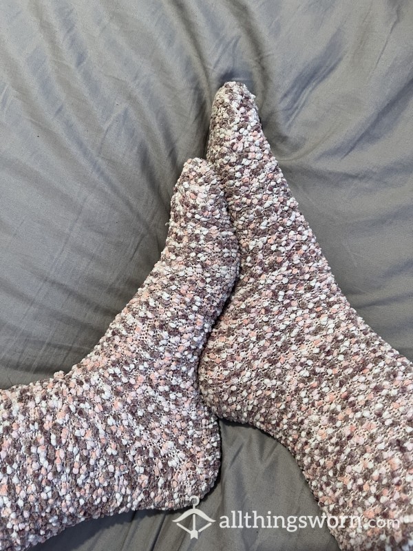 ✨48hr Wear Well Worn Fluffy Socks✨