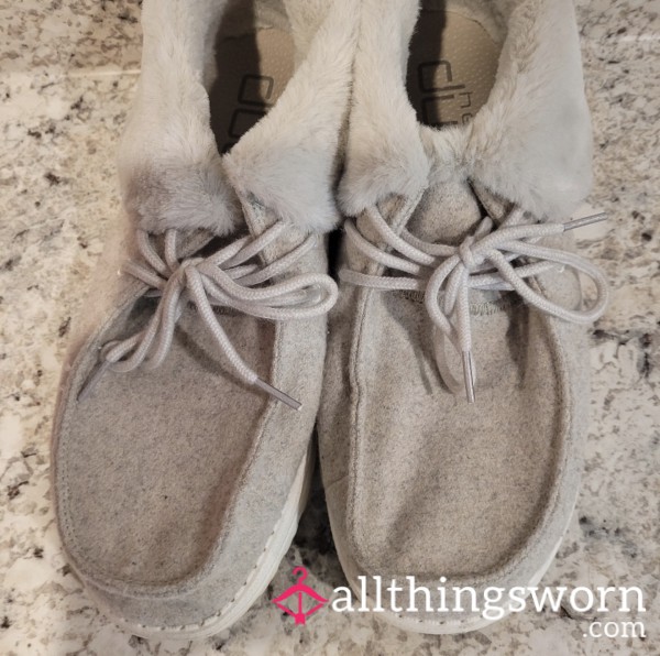 Well Worn Fuzzy Hey Dudes 💋